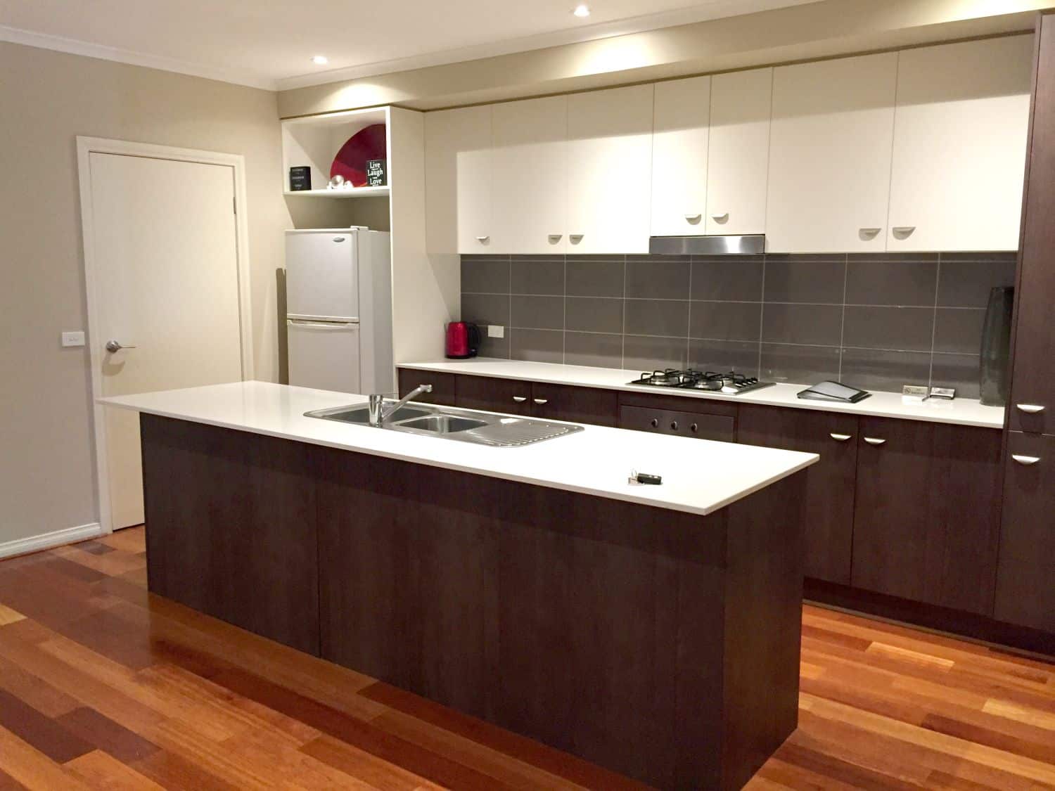 https://www.lbarza.com.au/four-bedroom/2016-03-22-163618/